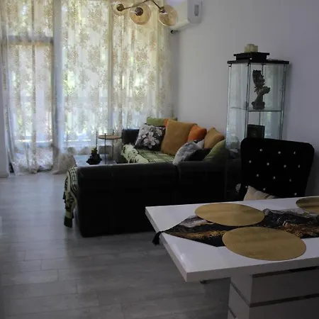 아파트 Gold Infinity 벨린그래드